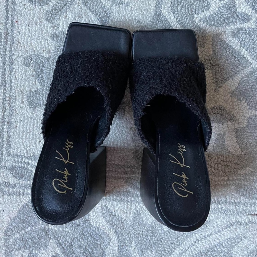 Black Dolls kill heels